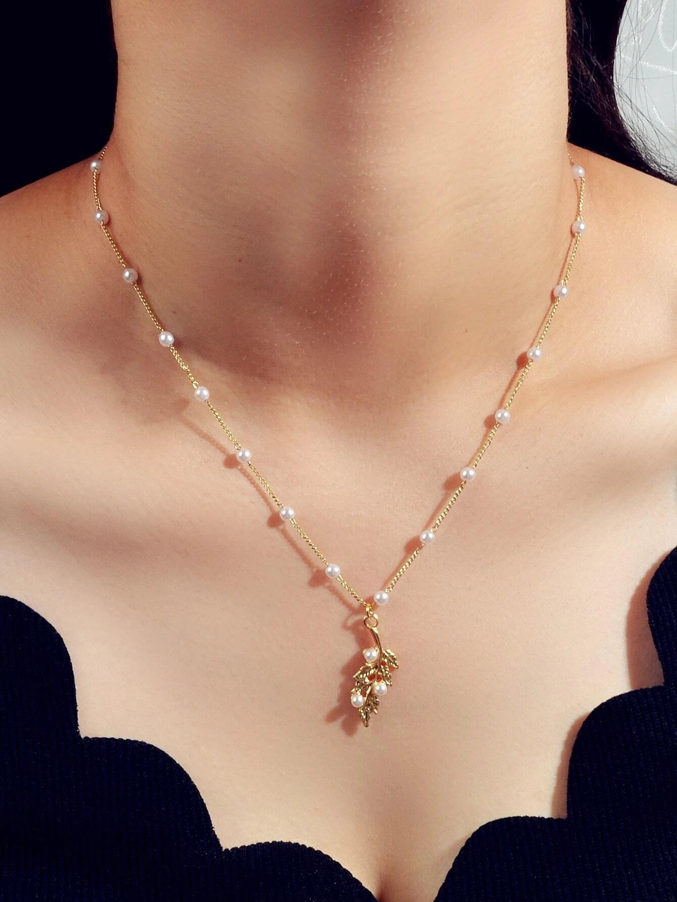 Pearl Gold Leaf Pendant Necklace Women Accessories