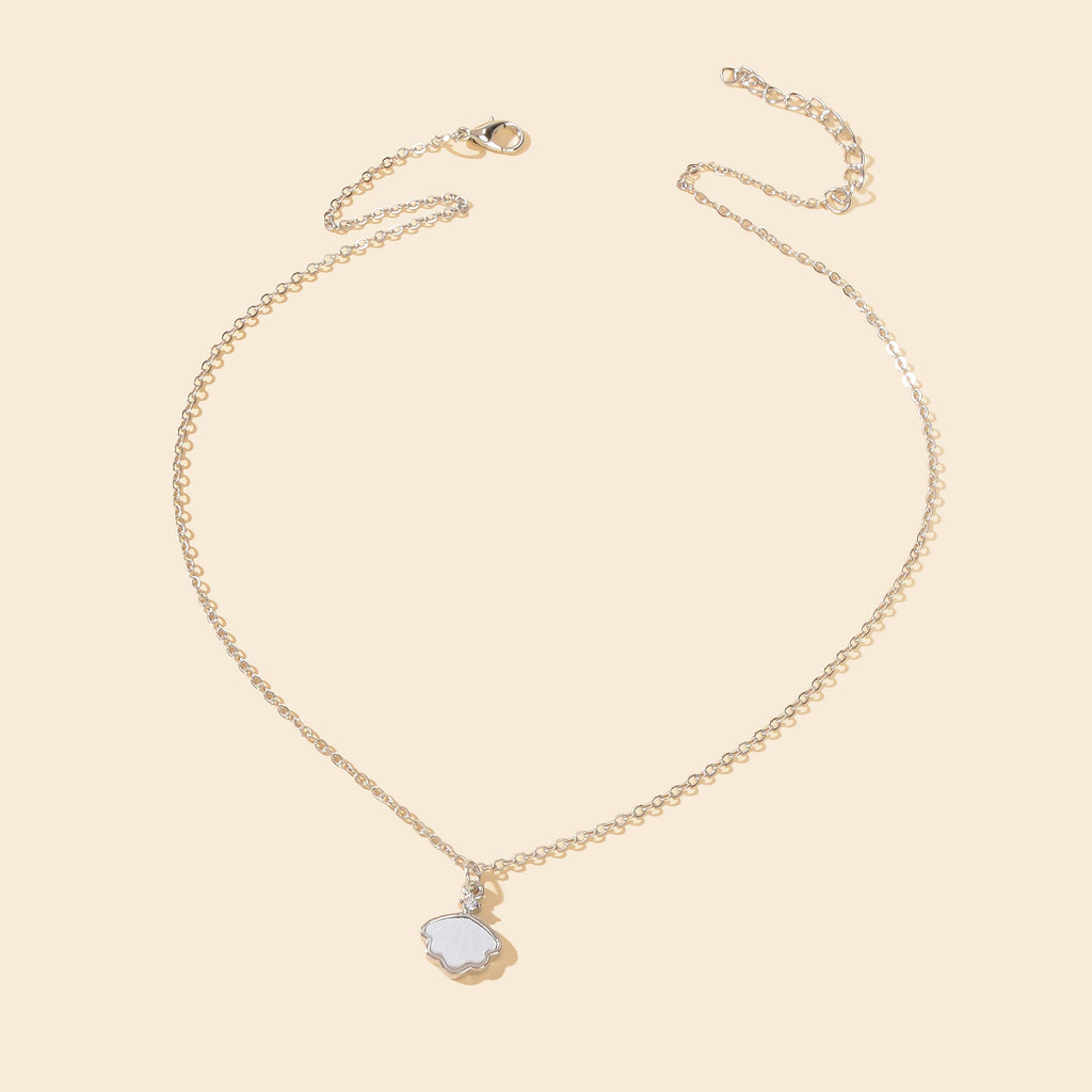 White Resin Shell Shape Charm Delicate Everyday Necklace